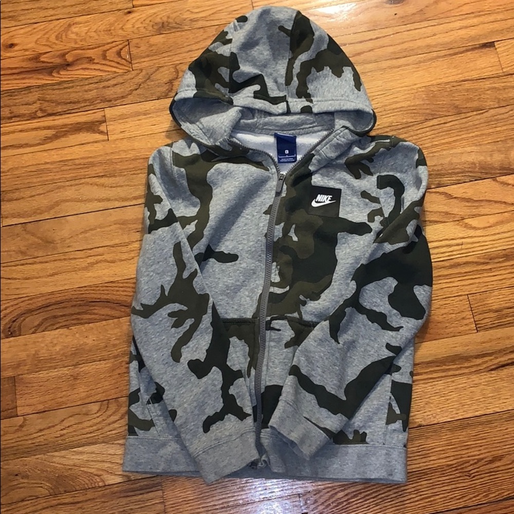 Boys Nike Camo zippered hoodie